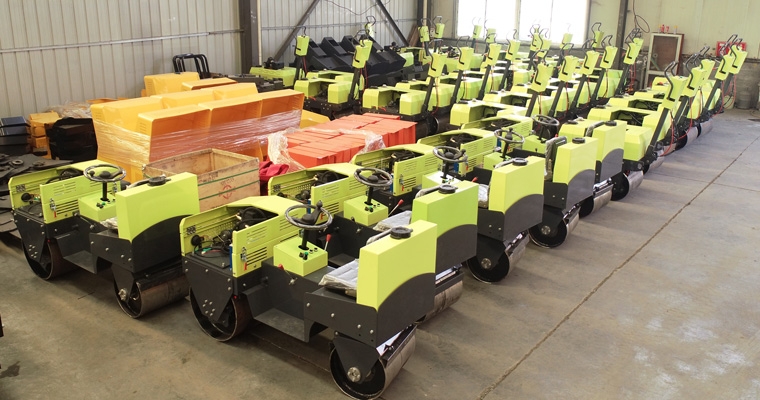 乐橙国际集团一批小型压路机经青岛港出口印度