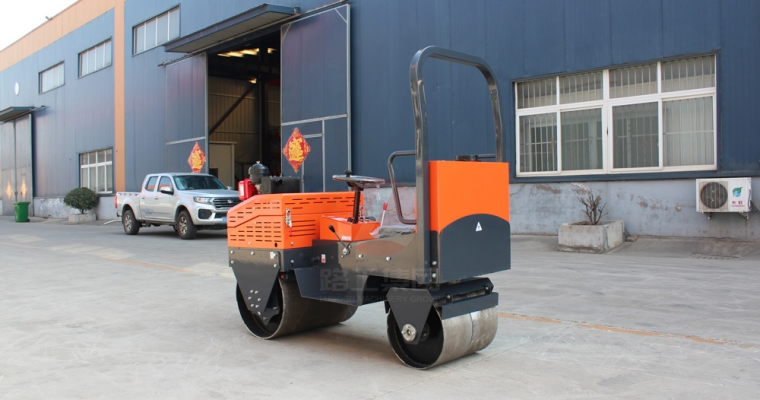 小型压路机在施事情业前应做好哪些准备事情？？？