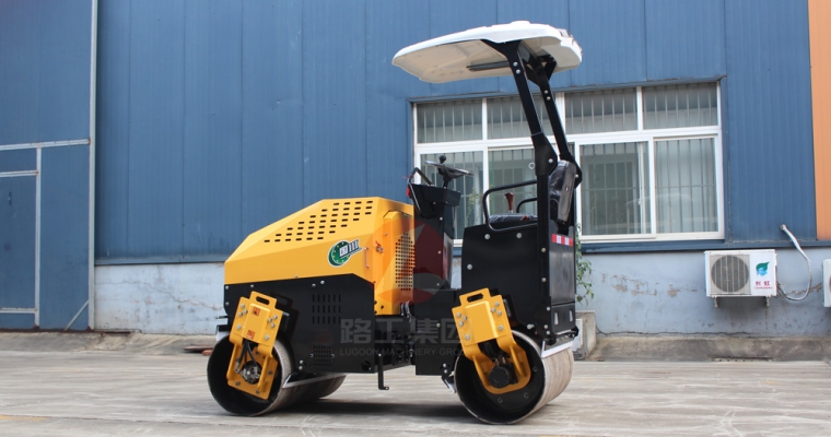 小型压路机路面施工打滑怎么办？？？？？？？